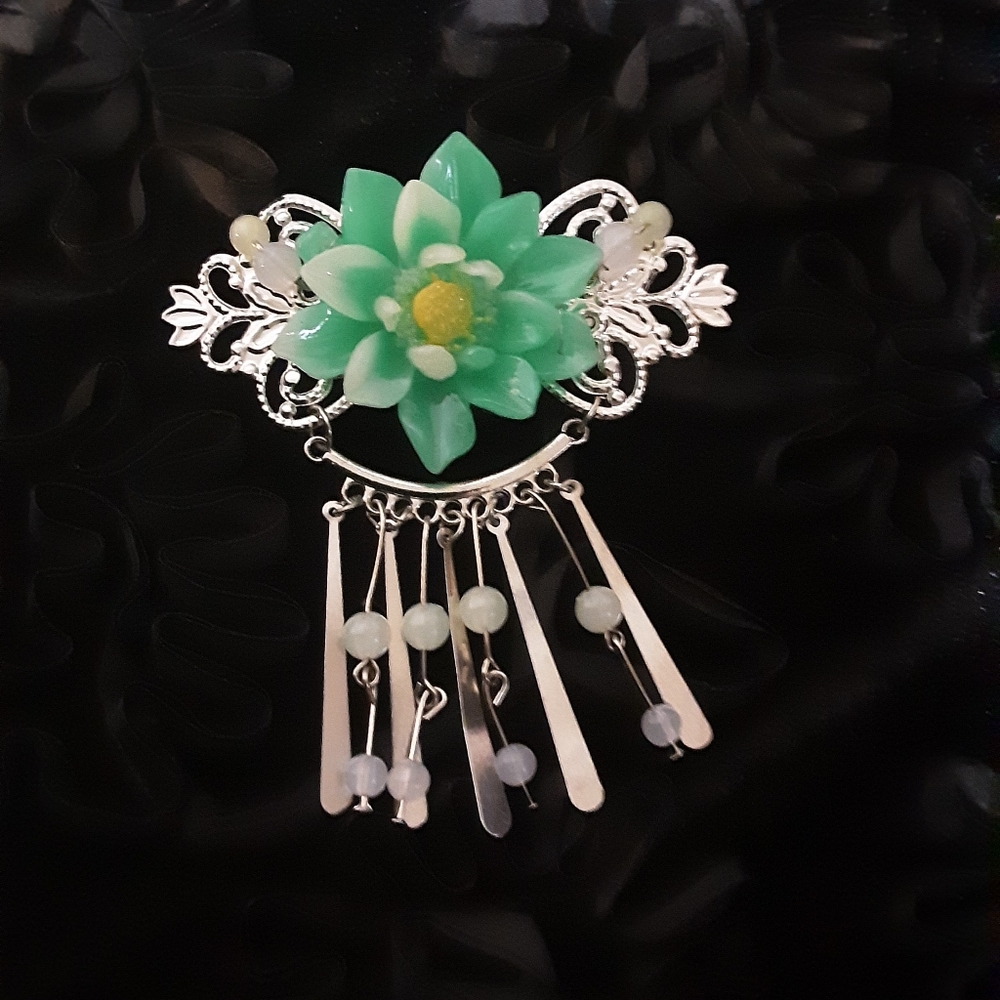 HANDCRAFTED LOTUS FLOWER HAIR CLIP - Picture 3 of 5